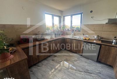 Casă cu 4 camere în Dumbrăvioara - 2