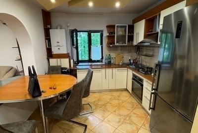 Apartament cu 3 camere - zona Centru - Tg. Cucu - Pet Friendly