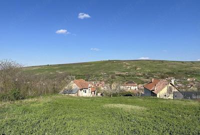 Casă cu 2 camere cu Teren 2500 Mp în Berghin - 1