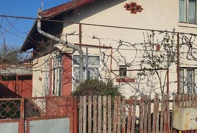 Casă cu 2 camere cu Teren 3000 Mp în Central - 4