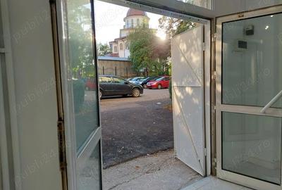 Spațiu comercial, de 35 mp, în Republicii - 3
