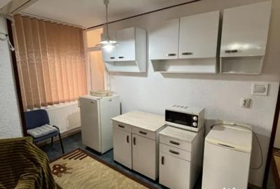 Garsonieră decomandată în Central - 3