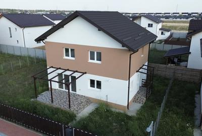 Casă individuală cu 4 camere cu Teren 250 Mp în Săbăreni