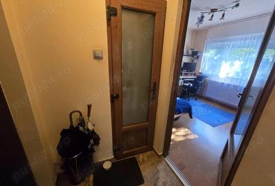 Re?i?a, apartament 4 camere, 100 mp, etaj 2, zona Micro II - 3