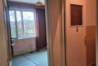 Apartament in bloc R5 etaj 2 Alesd 4 camere - 1