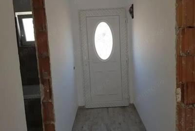 Casă cu 3 camere cu Canalizare în Bucovăț (Remetea Mare) - 7