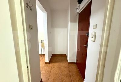 Apartament de vanzare, cu 2 camere, 40 mp utili, zona Carpati 1 - 4