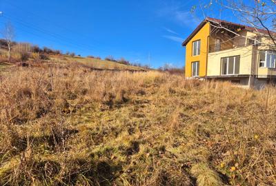 Casă individuală cu 6 camere cu Garaj în Tărlungeni - 1