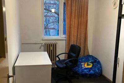 Spațiu comercial, de 950 mp, în Badea Cârțan