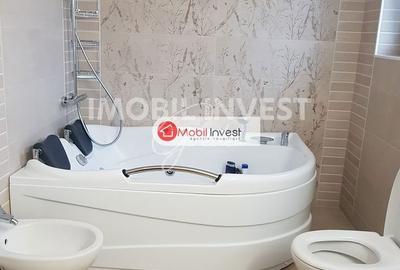 Casă cu 4 camere cu Teren 500 Mp în Central