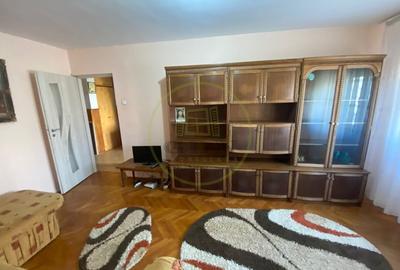 Apartament cu 3 camere decomandat, mobilat în Rogerius