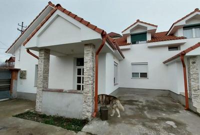 Casă individuală cu 7 camere în Sântion