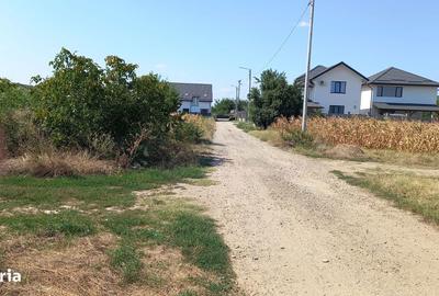 Teren de 877 mp, în Crevedia - 11