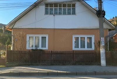 Casă cu 4 camere cu Teren 350 Mp în Băile Borșa - 3