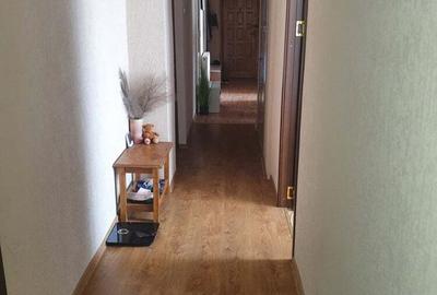 Apartament cu 5 camere decomandat în Găvana