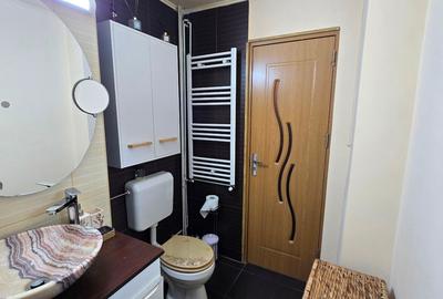 Vând apartament 3 camere Alfa etaj 1 - 5