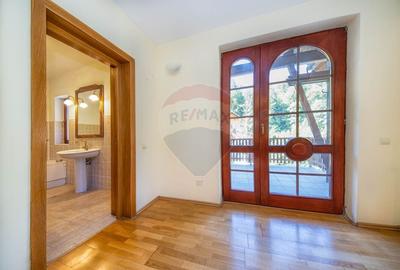 Vila cu 8 Camere, Sala de Fitness si Sauna in Moieciu Comision 0% - 33