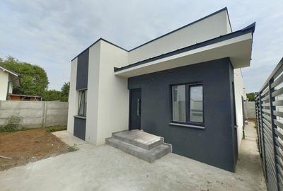 Casa individuala parter - 4 camere 2 bai - 300mp teren - 2