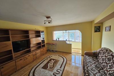 Apartament cu 2 camere decomandat în 1 Decembrie - 2