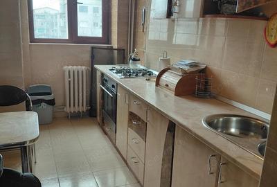 Apartament cu 3 camere decomandat în Micro 21 - 13
