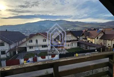 Casă cu 7 camere cu Teren 300 Mp în Central - 2