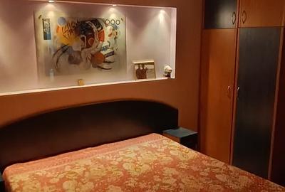 Apartament cu 3 camere decomandat în Mărgeanului