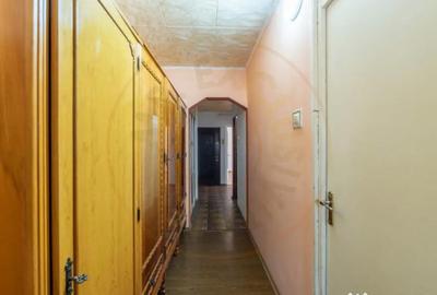 Apartament cu 3 camere decomandat, mobilat în Central