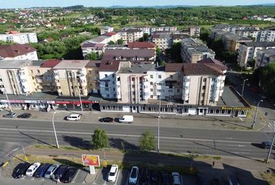 Spatiu Comercial de Vanzare 780 mp utili - Vitrina 63 m - Locatie buna - 9