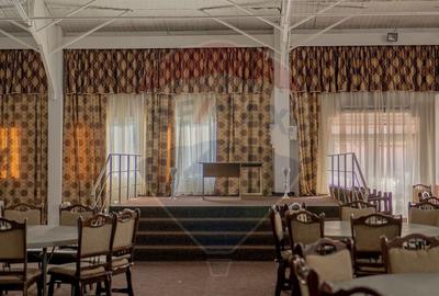 Spațiu comercial, de 2,500 mp, în Central - 5