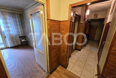 Apartament decomandat 4 camere 4 balcoane 2 bai etaj 1 Central Sibiu - 9