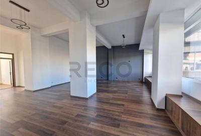 Spațiu comercial, de 200 mp, în Central