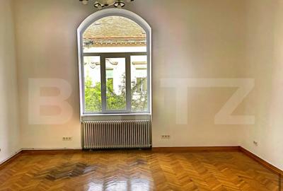 Apartament cu 4 camere decomandat în Central - 3