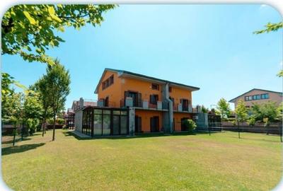 Duplex cu 5 camere cu Canalizare în Faleza Nord - 1