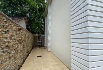 Vila - Bloc modern de 11 camere zona Centrul Civic , Onix - 41