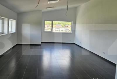 Spațiu comercial, de 2,351 mp, în Central - 18