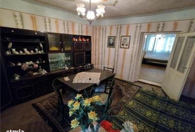 Casă cu 6 camere cu Teren 40 Mp în Sasca Montană - 4