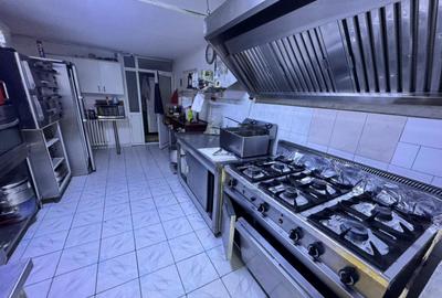 Spațiu comercial, de 258 mp, în Central - 3