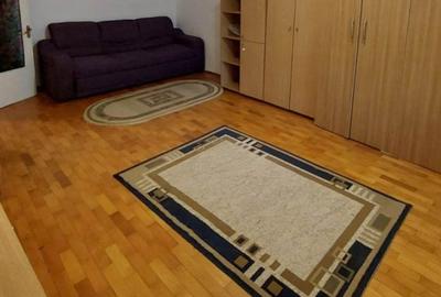 Basarabia- Garsoniera decomandata 39 mp bloc 1984 - 8