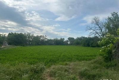 Teren de 1200 mp, în Vărăști - 2