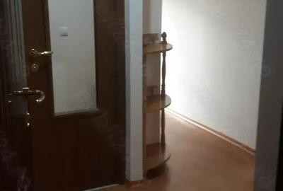 Vand apartament cu o camera, curat, confortabil, zona buna - Piatra neamt - 1