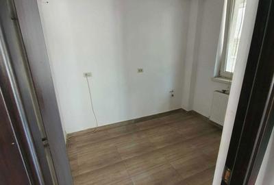 Spațiu comercial, de 44 mp, în Central - 6