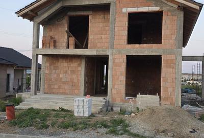 Casă cu 4 camere în Sânmartin - 2