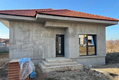 Casă cu Teren 535 Mp în Micești - 6