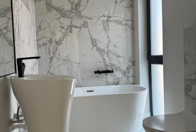 Casă cu 4 camere cu Canalizare în Exterior Est - 27