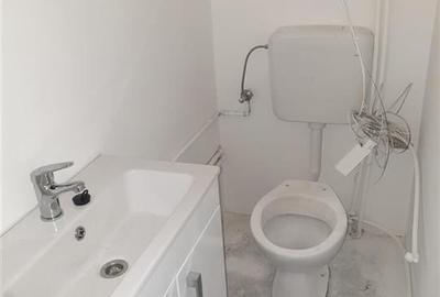 Spatiu comercial la vanzare in Rogerius zona Lacul Rosu - 10