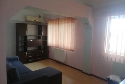 Apartament cu 2 camere în Micro 19