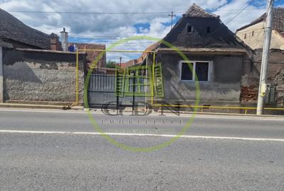 Casă individuală cu 3 camere cu Canalizare în Central - 1