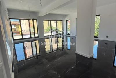 Casă individuală cu 4 camere cu Canalizare în Titan