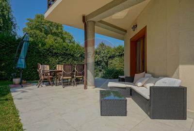 Casa / Vila -Spatiu Generos pentru Locuinta, Birouri sau Educationale - 17