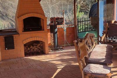 Casă cu 10 camere cu Teren 1000 Mp în Cerbăl - 2